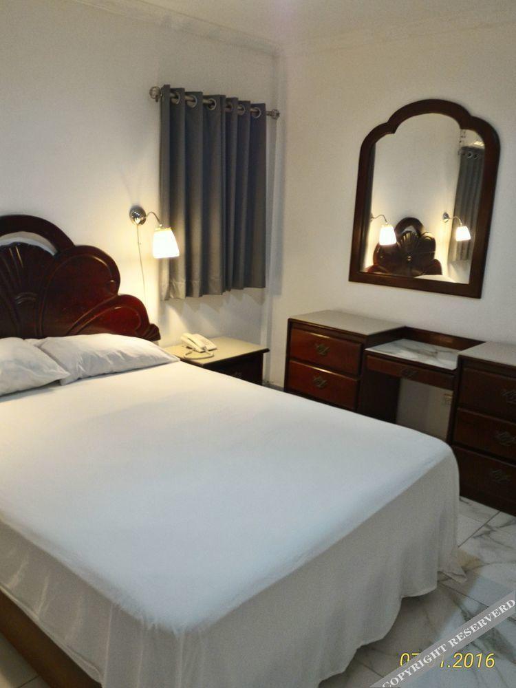 Hotel Riparbella Santo Domingo Esterno foto