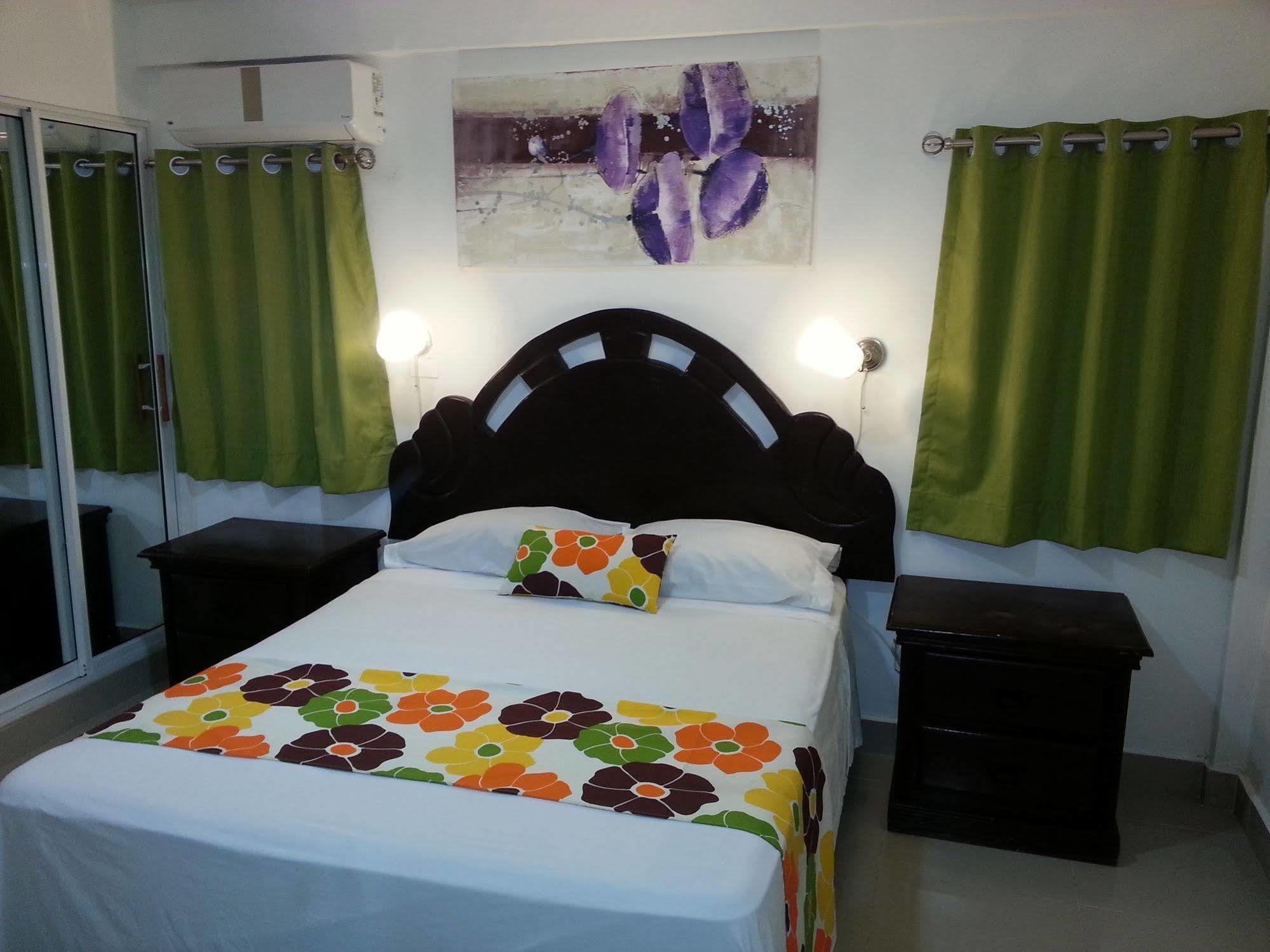 Hotel Riparbella Santo Domingo Esterno foto