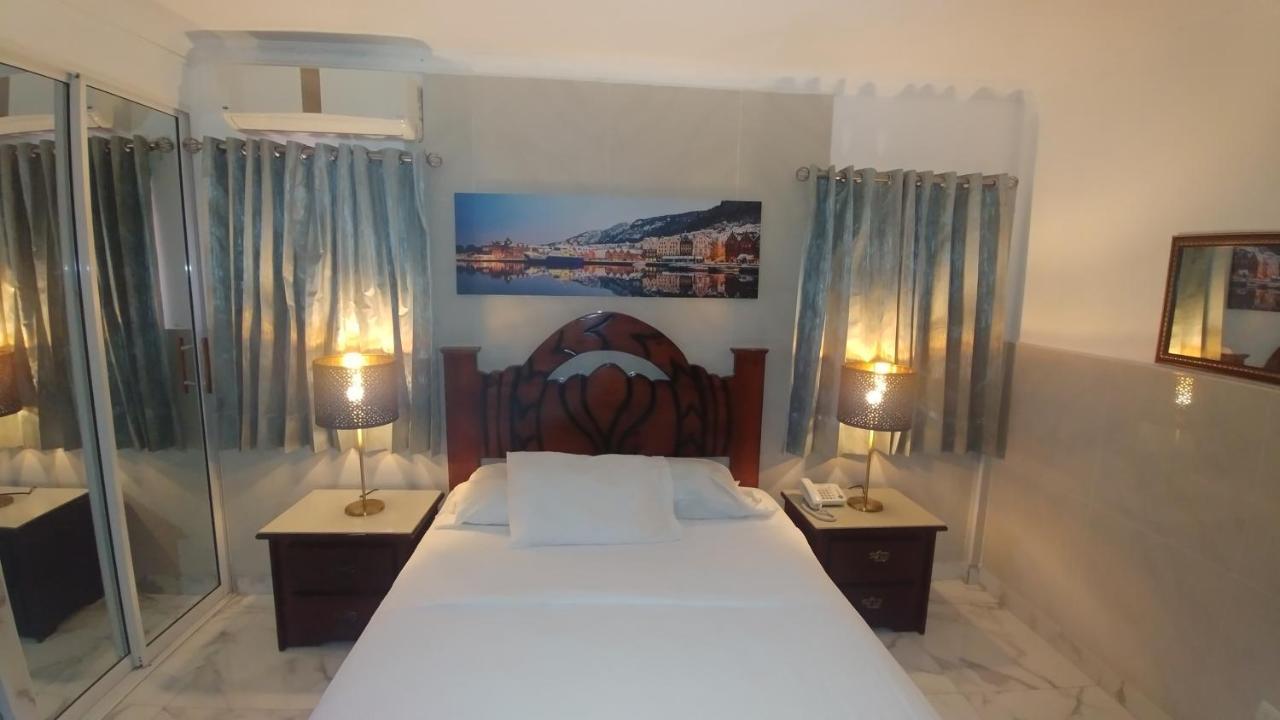 Hotel Riparbella Santo Domingo Esterno foto
