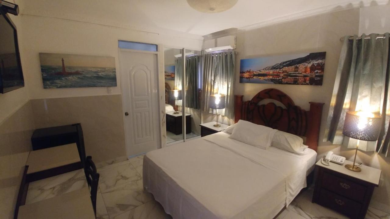 Hotel Riparbella Santo Domingo Esterno foto