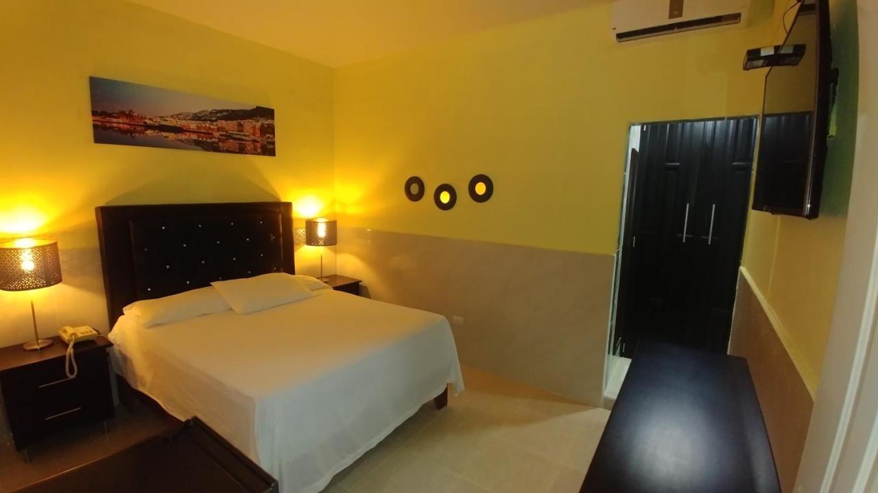 Hotel Riparbella Santo Domingo Esterno foto